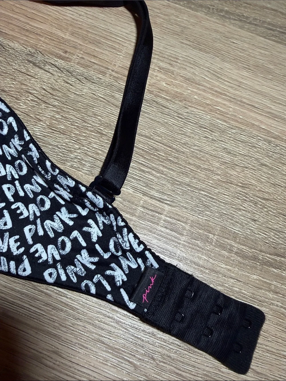 PINK Victoria's Secret Black & White Logo Bra Size 32DDD Wear Everywhere Bra 058